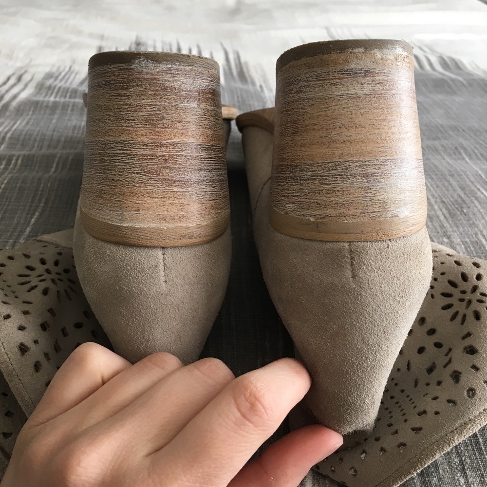 Host Pick! π· Crown Vintage Suede Boots - Picture 3 of 5
